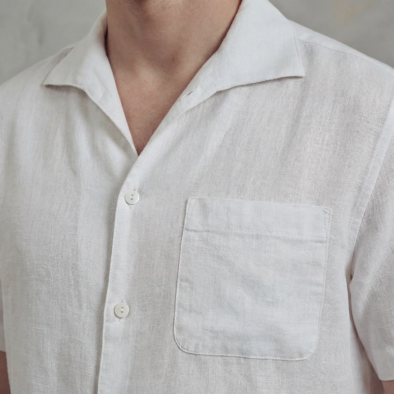 Chemise à manches courtes en lin avec col requin et poche poitrine