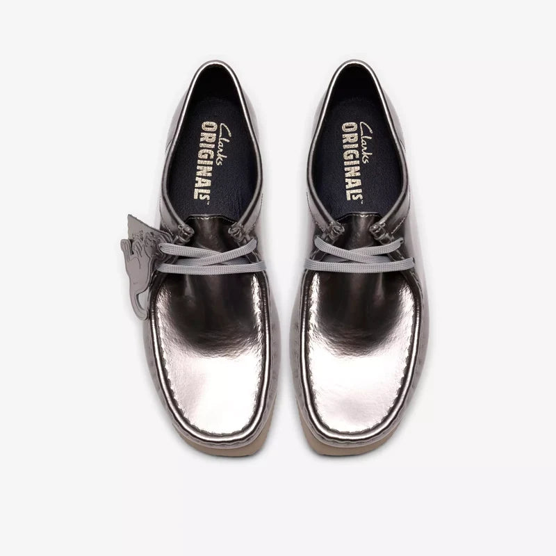 Clarks Wallabee WOMAN Silver Patent Style: 26186506