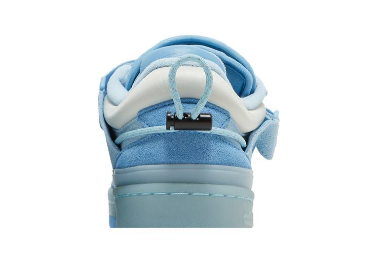 Forum Buckle Low Bad Bunny Blue Tint (GS)