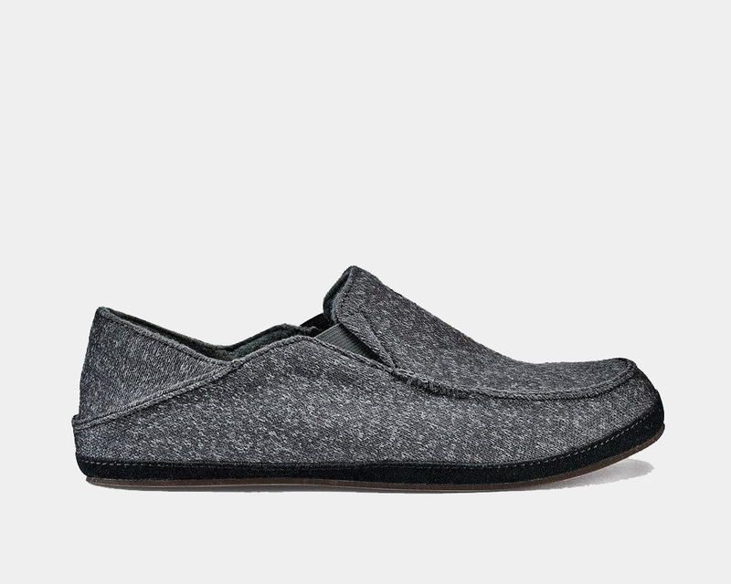 OluKai Moloa Hulu shoes in dark gray textured fabric with wool blend upper and collapsible heel, side view.