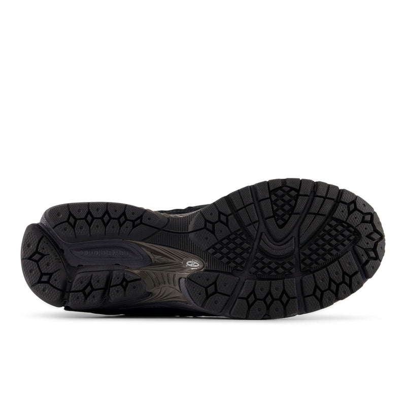 NEW BALANCE U2002DX BLACK with MAGNET U20023MB