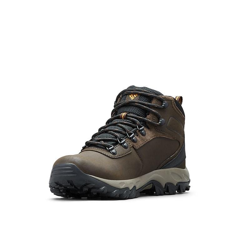 Columbia Newton Ridge Plus II Waterproof hiking boots in brown leather with black laces and rugged outsole, front angled view.