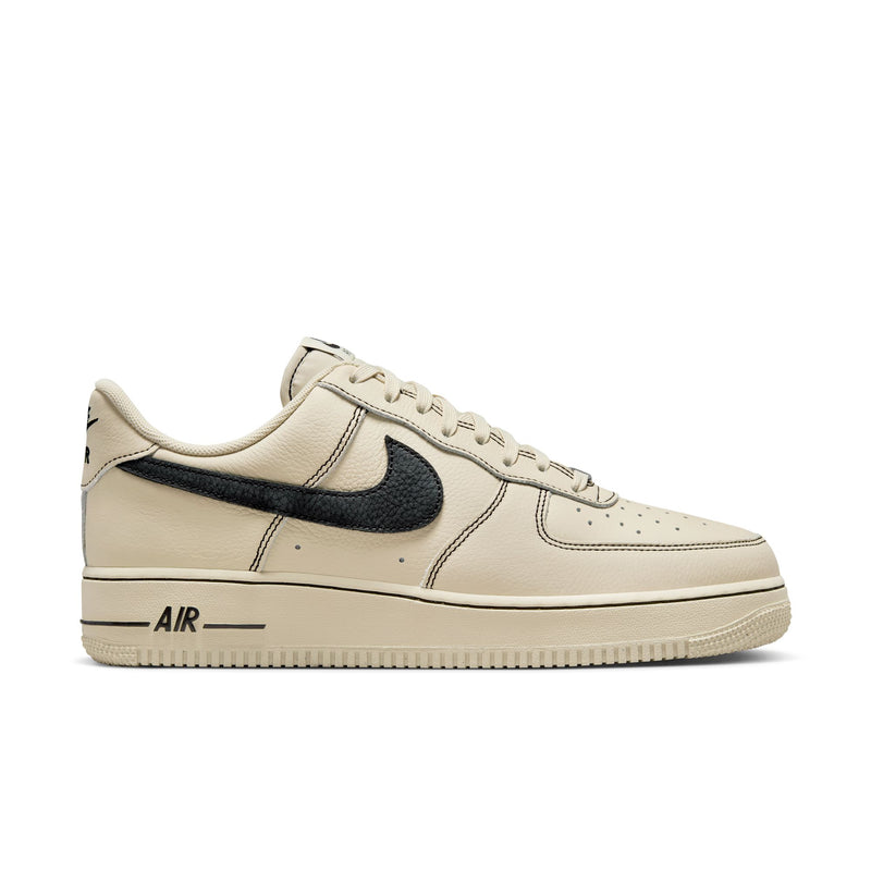 Nike Air Force 1 '07 LV8