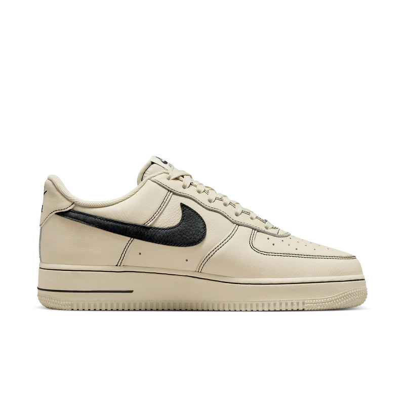 Nike Air Force 1 '07 LV8