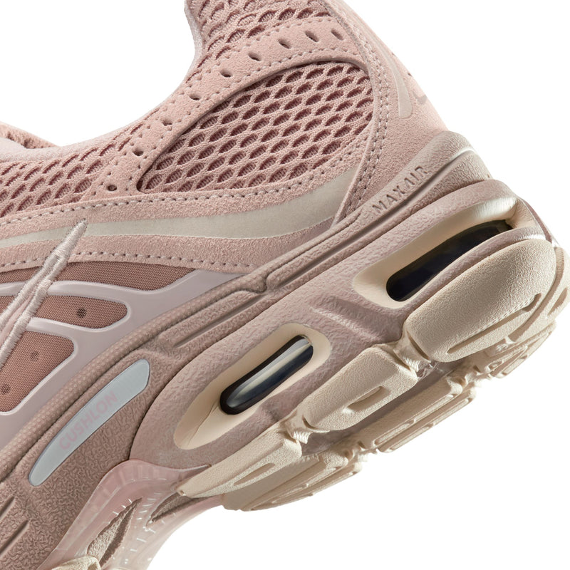 Nike Air Max Moto 2K (W)