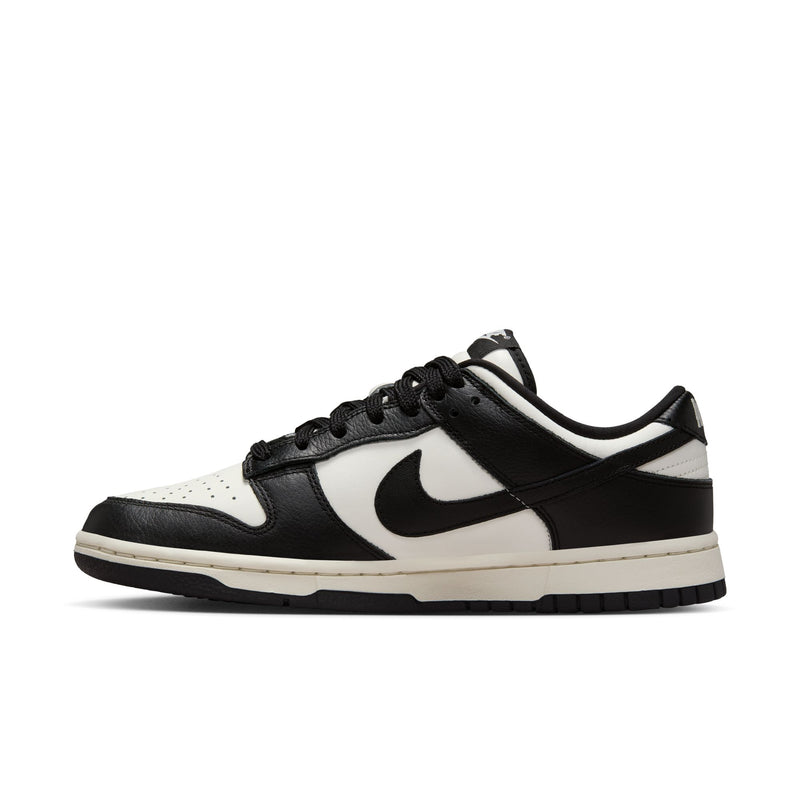 Nike Dunk Low SE (W)