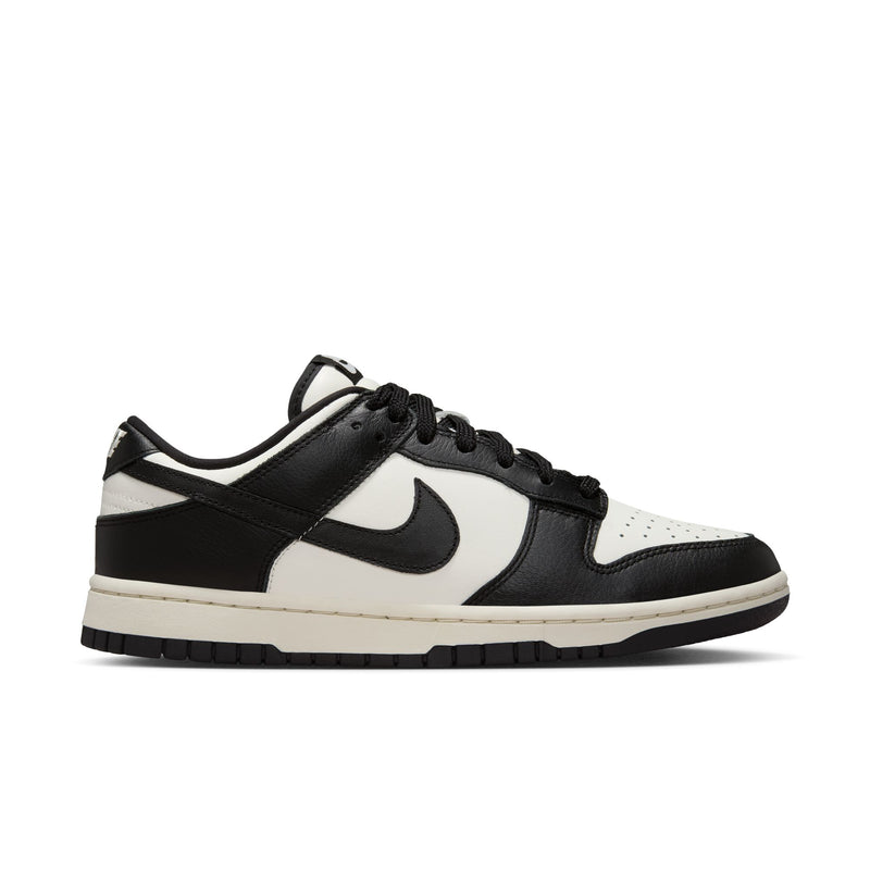 Nike Dunk Low SE (W)