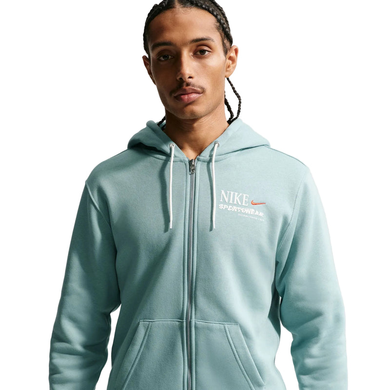 Nike Sportswear Club
