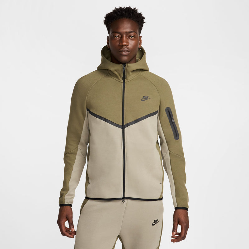 Nike Tech