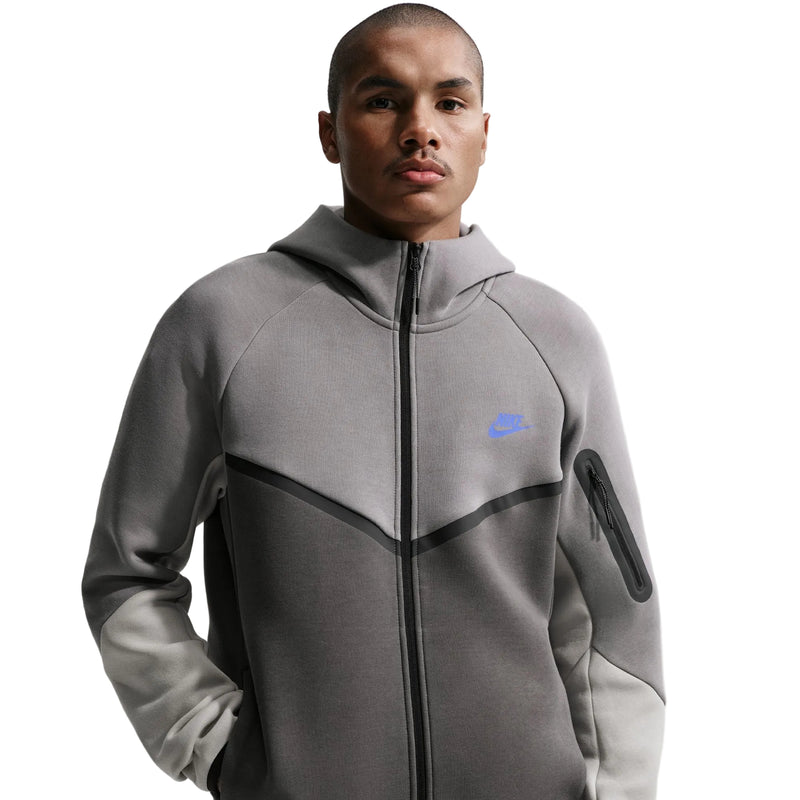 Nike Tech
