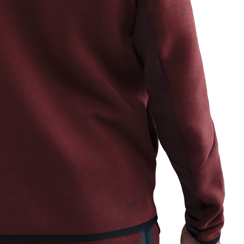 Nike Tech