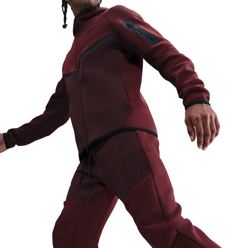 Nike Tech