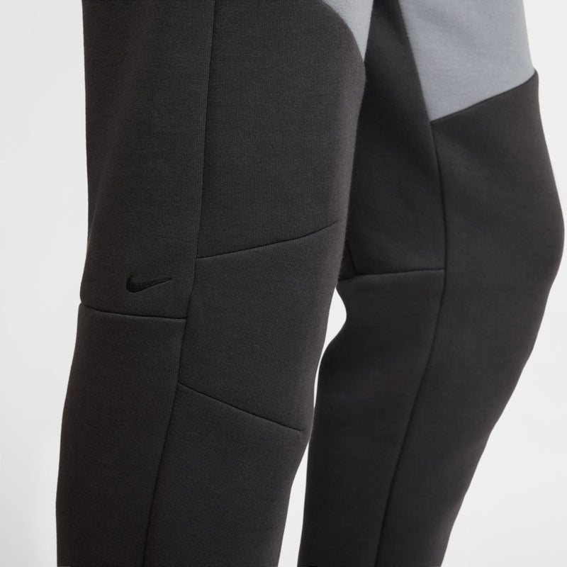Nike Tech