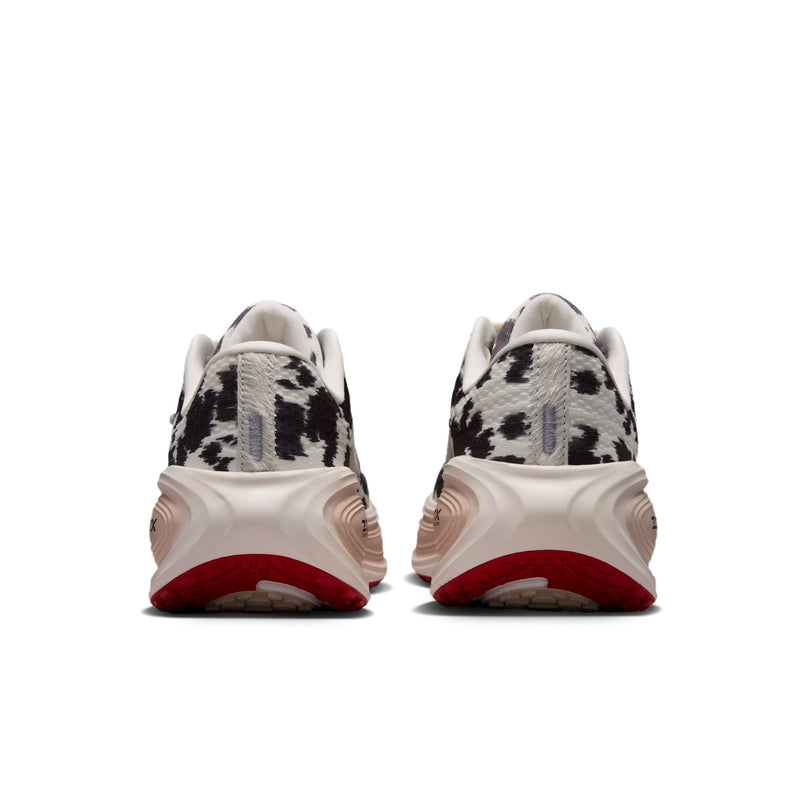 Nike Vomero Plus Color: SAIL/SAIL-UNIVERSITY RED-LT OREWOOD BRN Style: IR0035-100