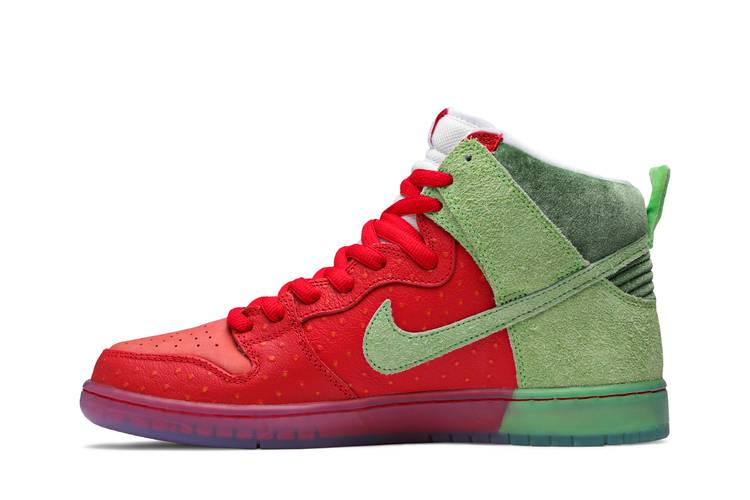 SB Dunk High Strawberry Cough