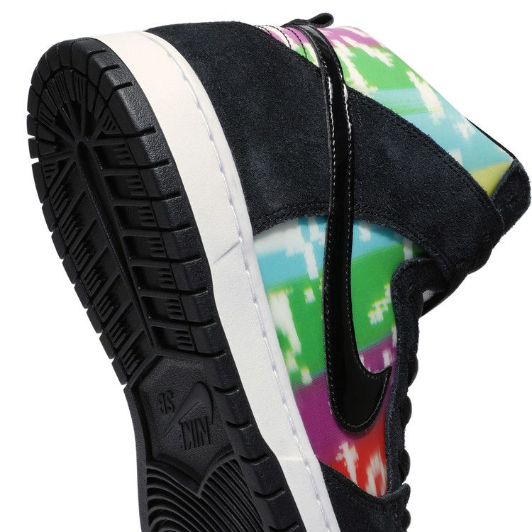 SB Dunk High TV Signal