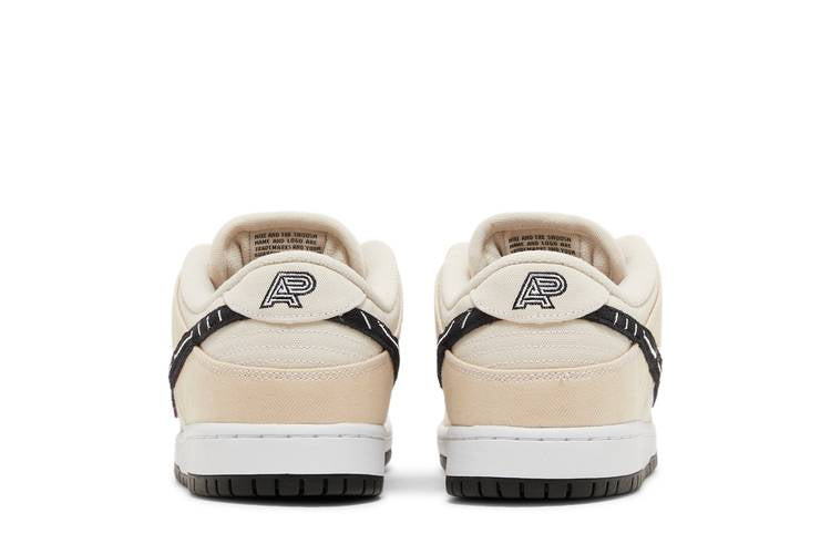 SB Dunk Low Albino & Preto
