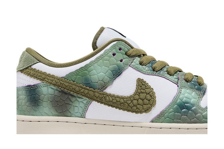SB Dunk Low Alexis Sablone Chameleon