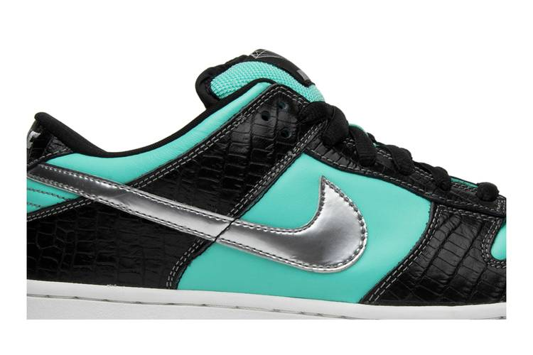 SB Dunk Low Diamond Supply Co.