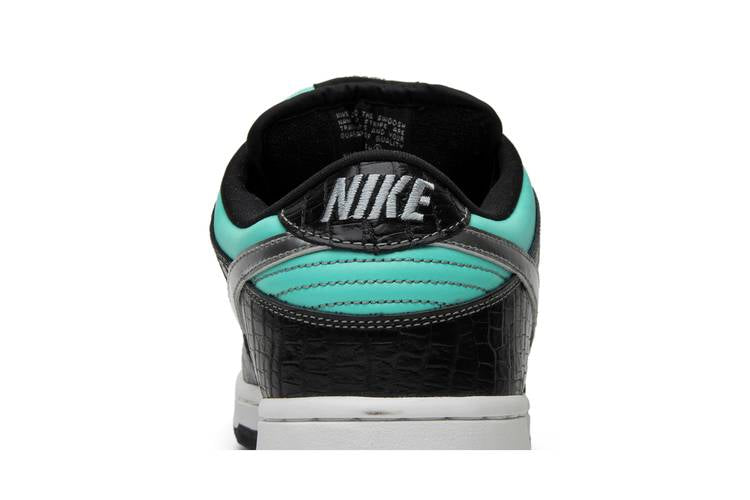 SB Dunk Low Diamond Supply Co.