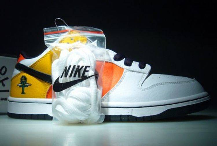 SB Dunk Low Raygun Home