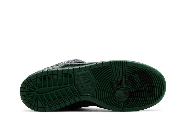 SB Dunk Low There Skateboards