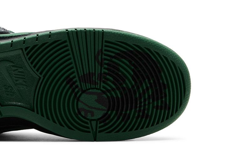 SB Dunk Low There Skateboards