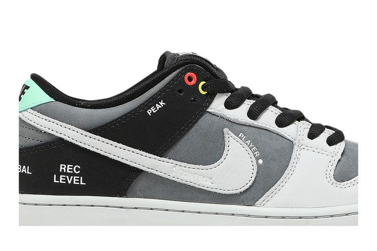 SB Dunk Low VX1000