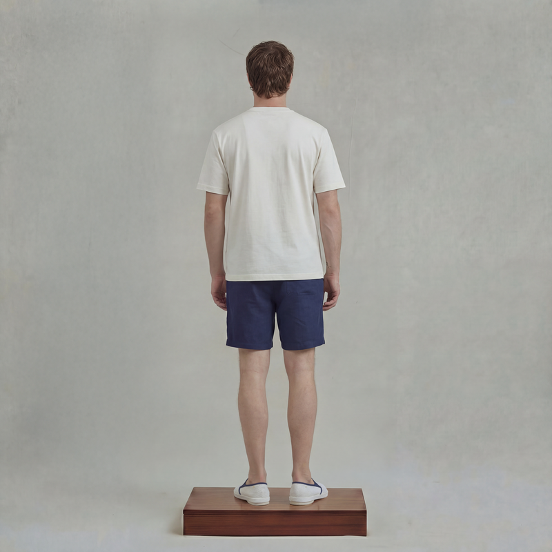 T-shirt avec poche sur la manche et broderie sur la poitrine