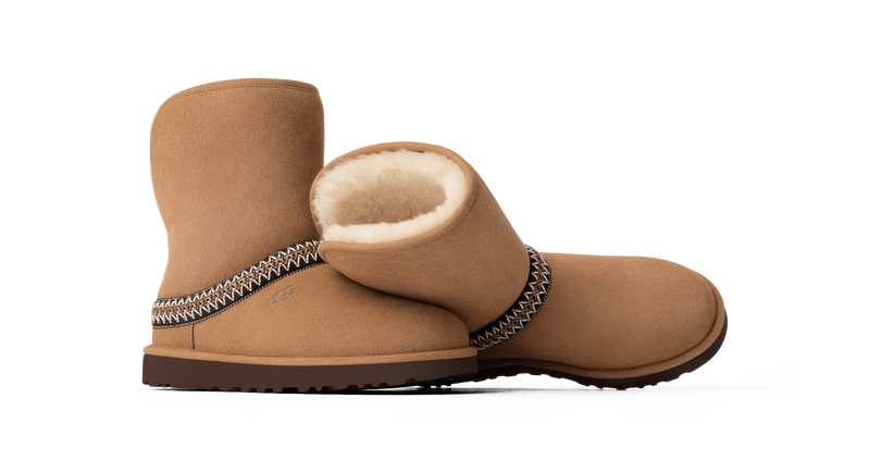 UGG FOOTWEAR UGG Classic Short Crescent - Women's