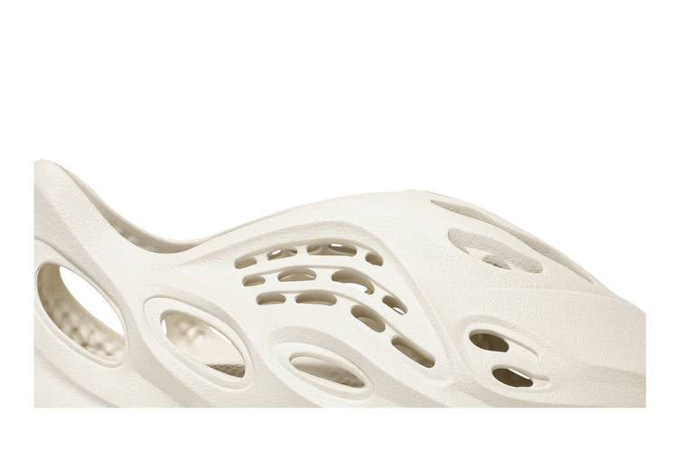 Yeezy Foam RNNR Ararat
