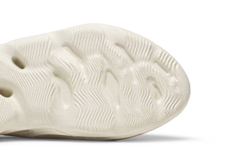 Yeezy Foam RNNR Ararat