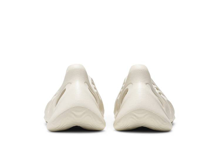 Yeezy Foam RNNR Ararat