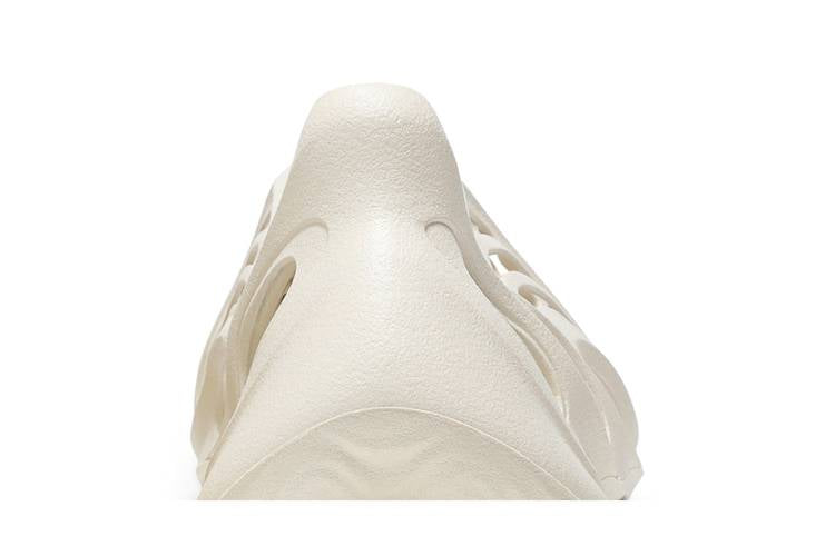 Yeezy Foam RNNR Ararat