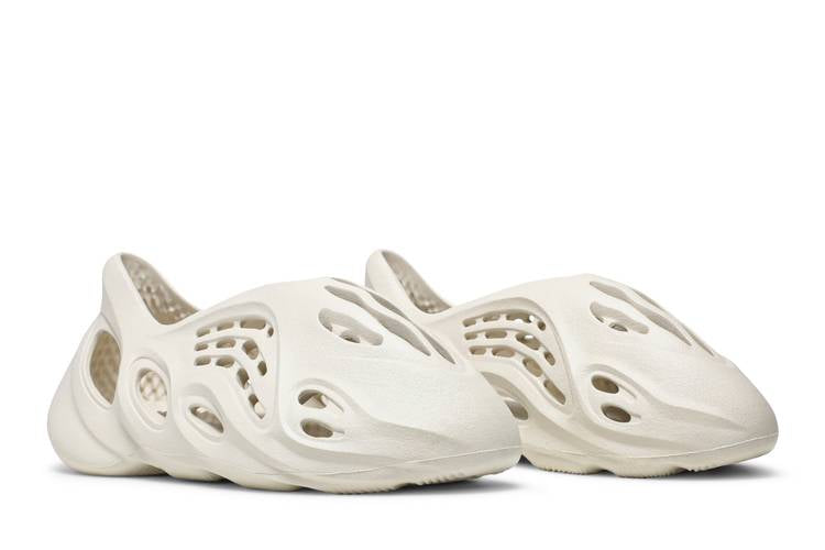 Yeezy Foam RNNR Ararat