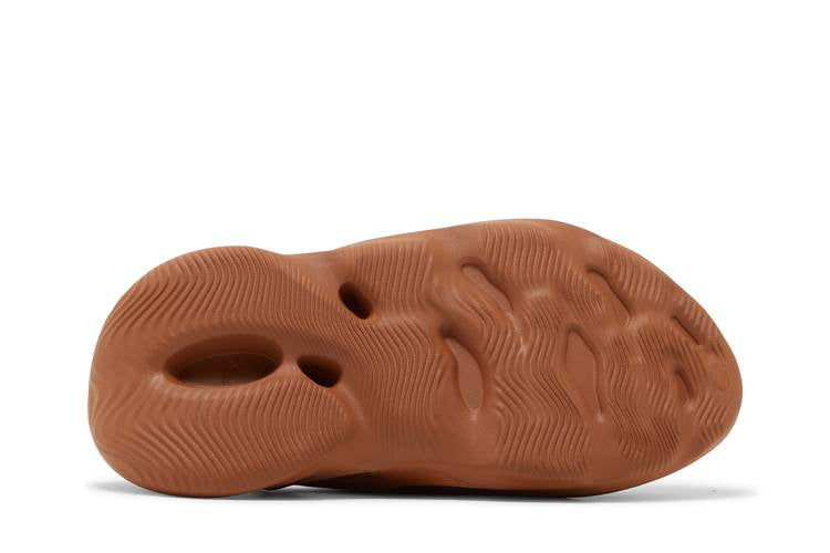 Yeezy Foam RNR Clay Red