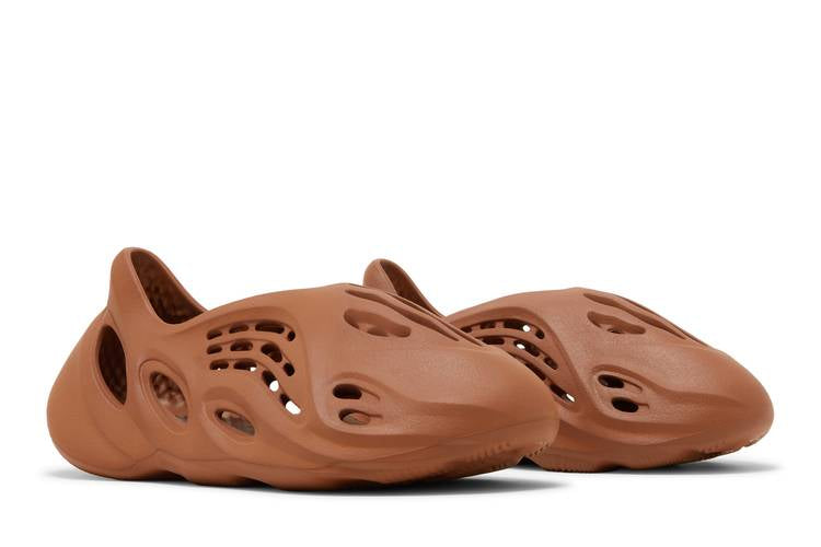 Yeezy Foam RNR Clay Red